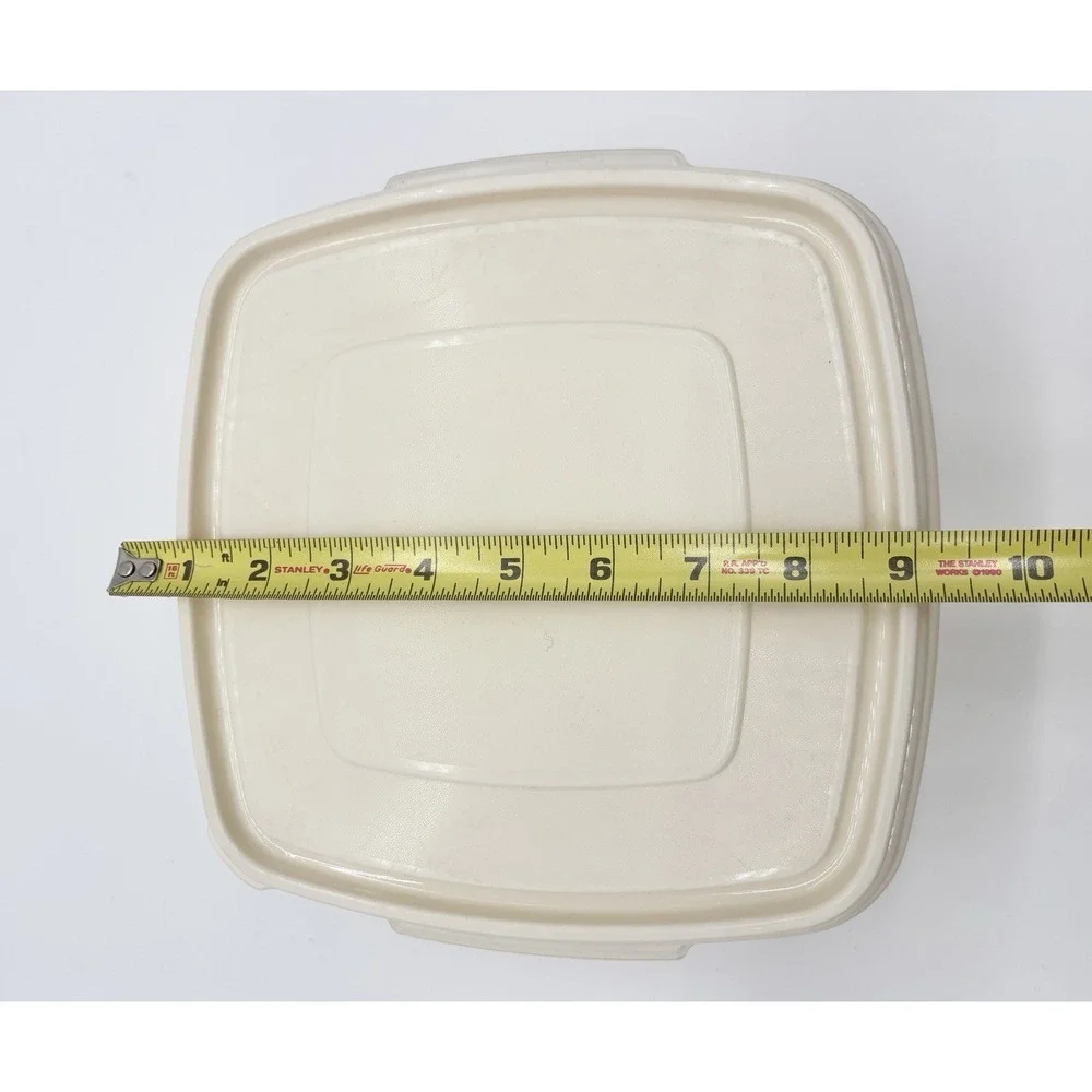 Rubbermaid Servin Saver 10 Cup #3  Square Food Storage Container With Lid Almond